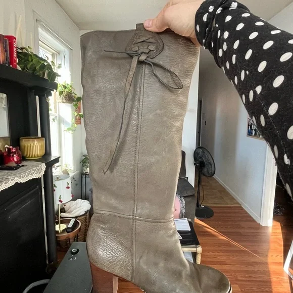 vintage 2000s coach grey leather boots⭐️ - Picture 2 of 5